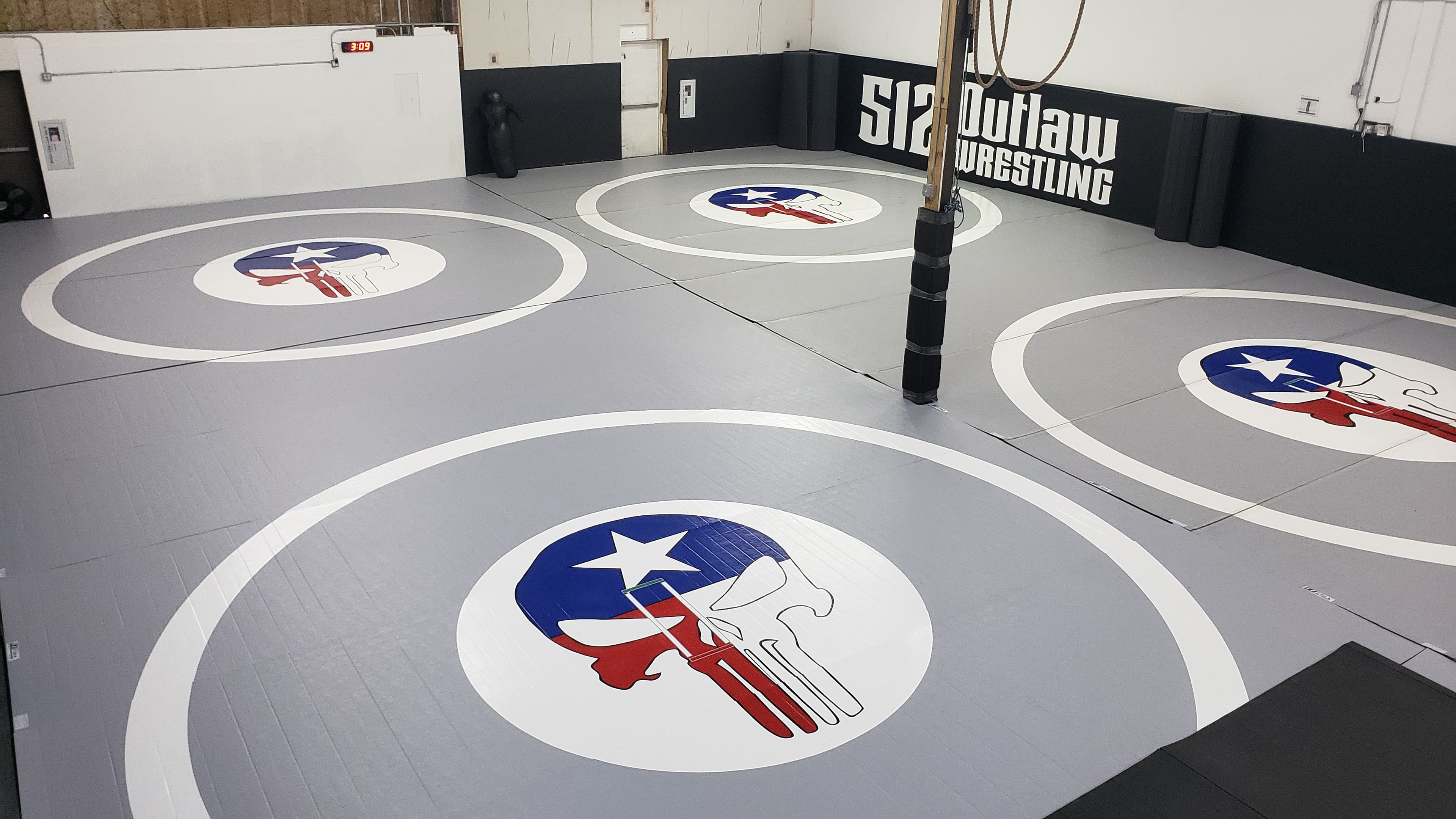 Exterior or interior of 512 Outlaw Wrestling